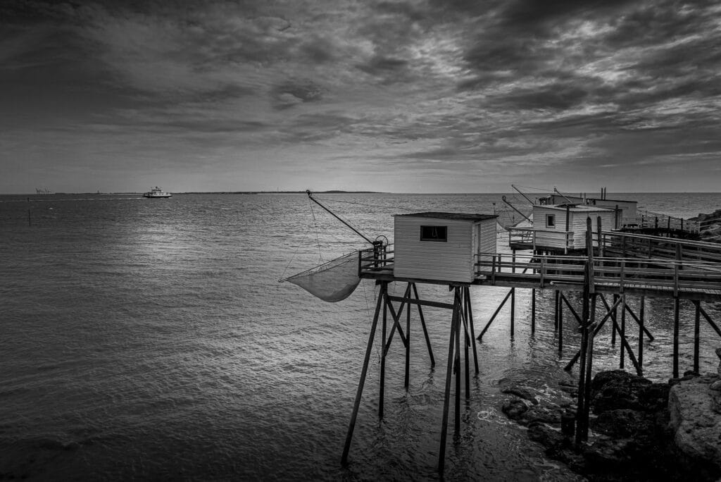 Paysages N&B : Les carrelets - océan atlantique- Royan 